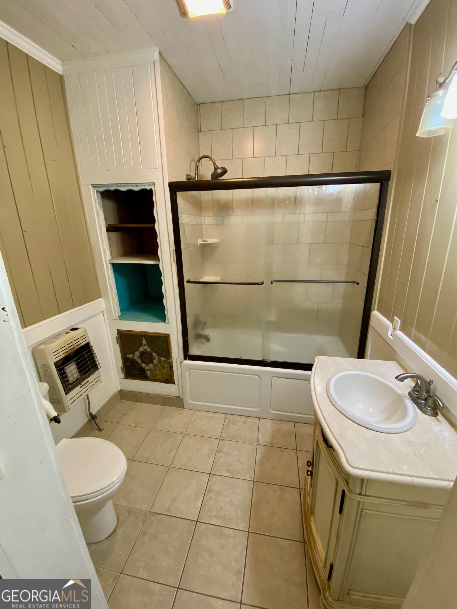 1088 Tippettville Road Pineview, GA 31071 - Photo 21 of 33 a bathroom with a sink toilet and shower