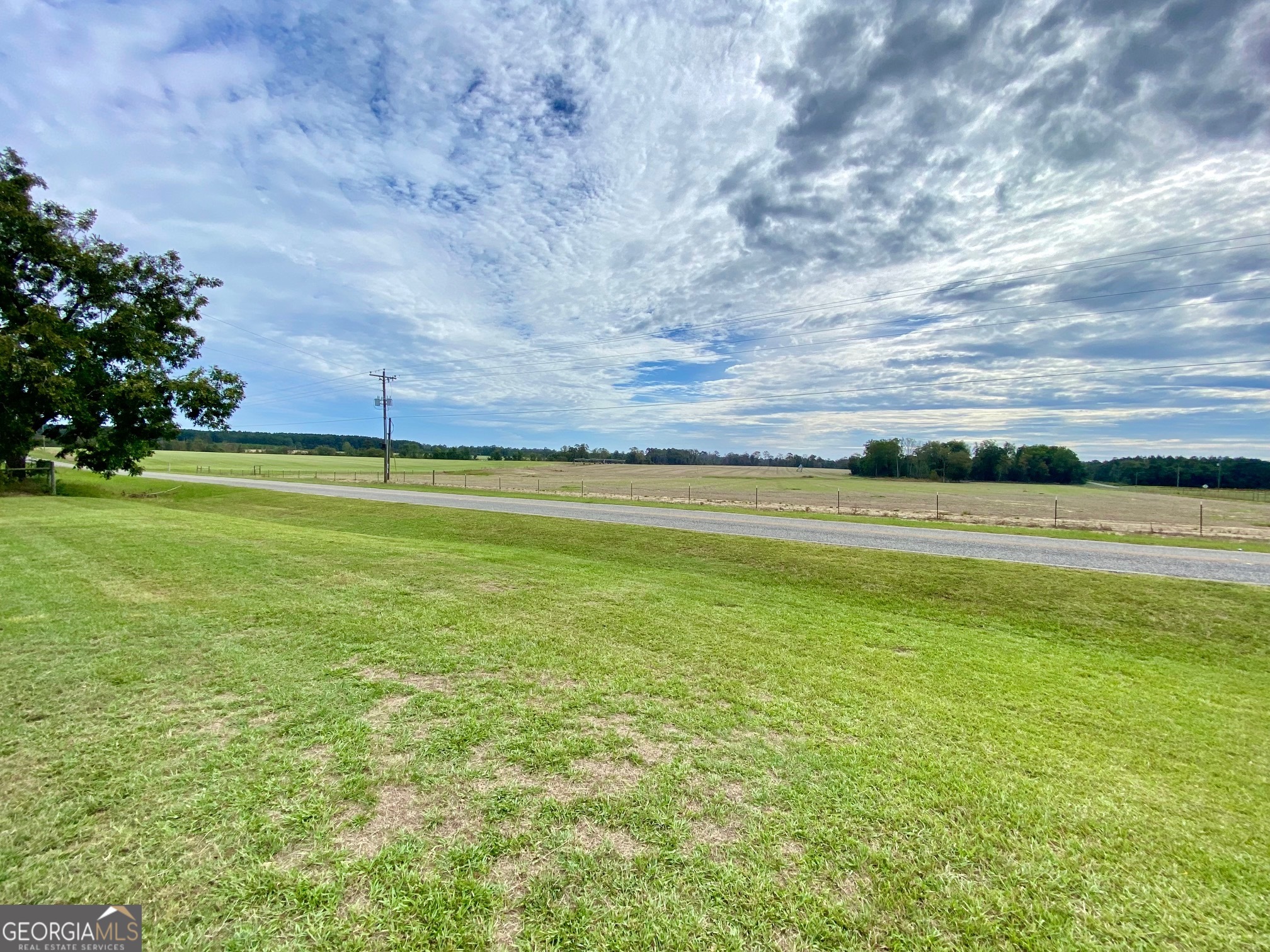 1088 Tippettville Road Pineview, GA 31071 - Photo 5 of 33 a view of a lake view