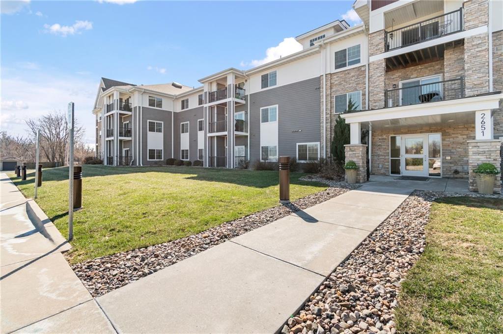 2651 Northwest Barry Road, Unit 108 Kansas City, MO 64151 - Photo 3 of 37