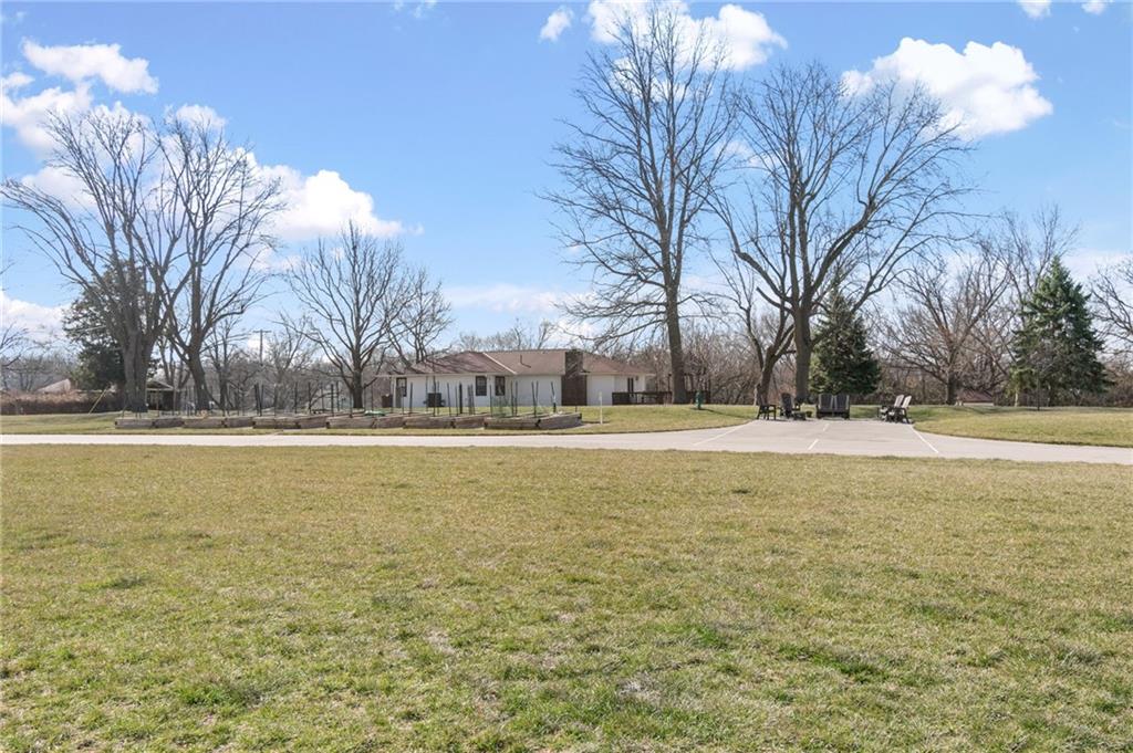 2651 Northwest Barry Road, Unit 108 Kansas City, MO 64151 - Photo 34 of 37