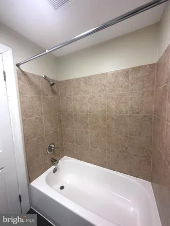 $825 | 64 West Antietam Street, Unit 3, Hagerstown, MD 21740