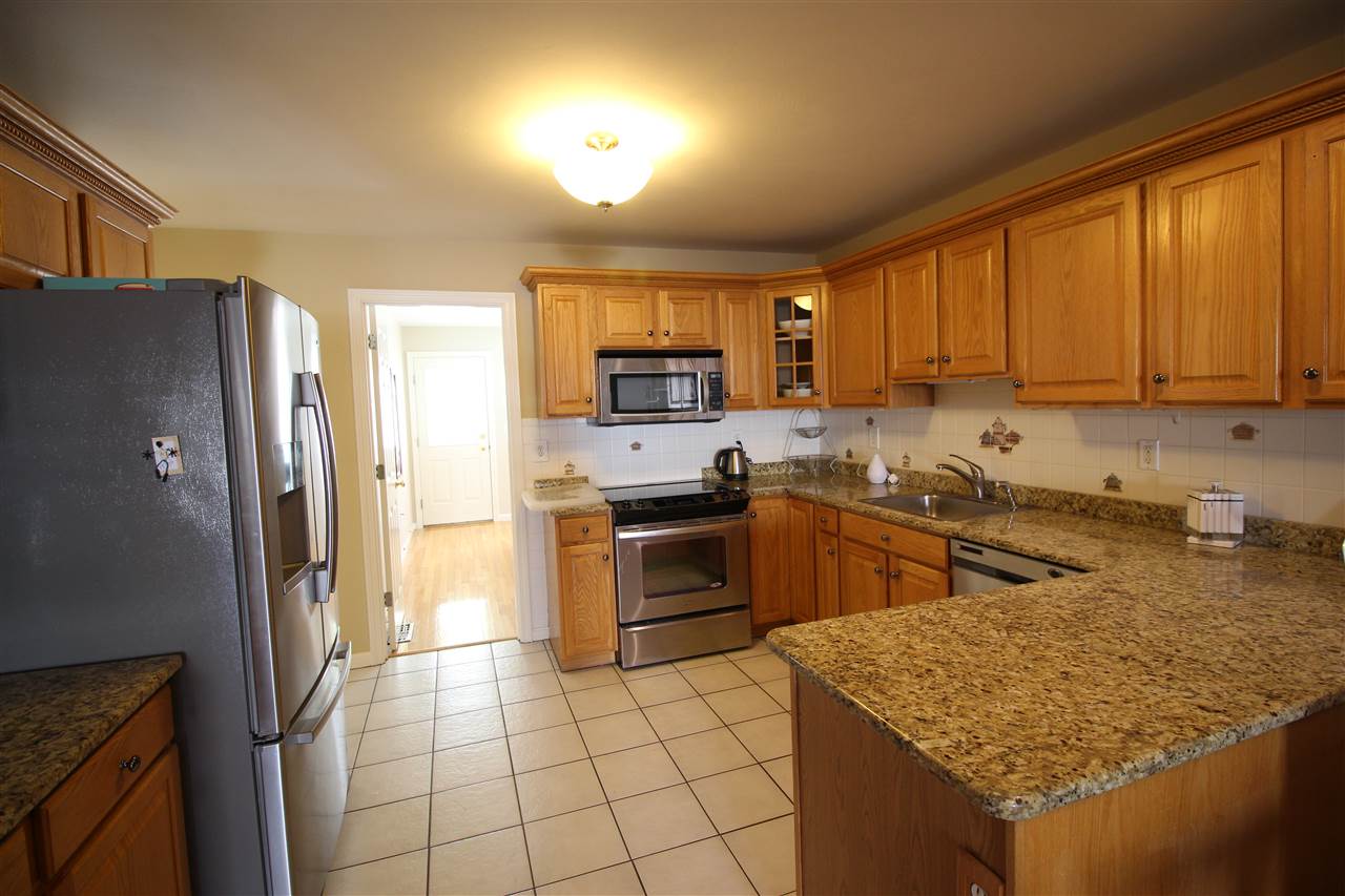 9 Pleasant Street, Unit 4 Windham, NH 03087 - Photo 3 of 25 Gallery Image 3