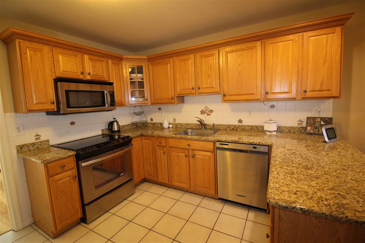 9 Pleasant Street, Unit 4 Windham, NH 03087 - Photo 7 of 25 Gallery Image 7