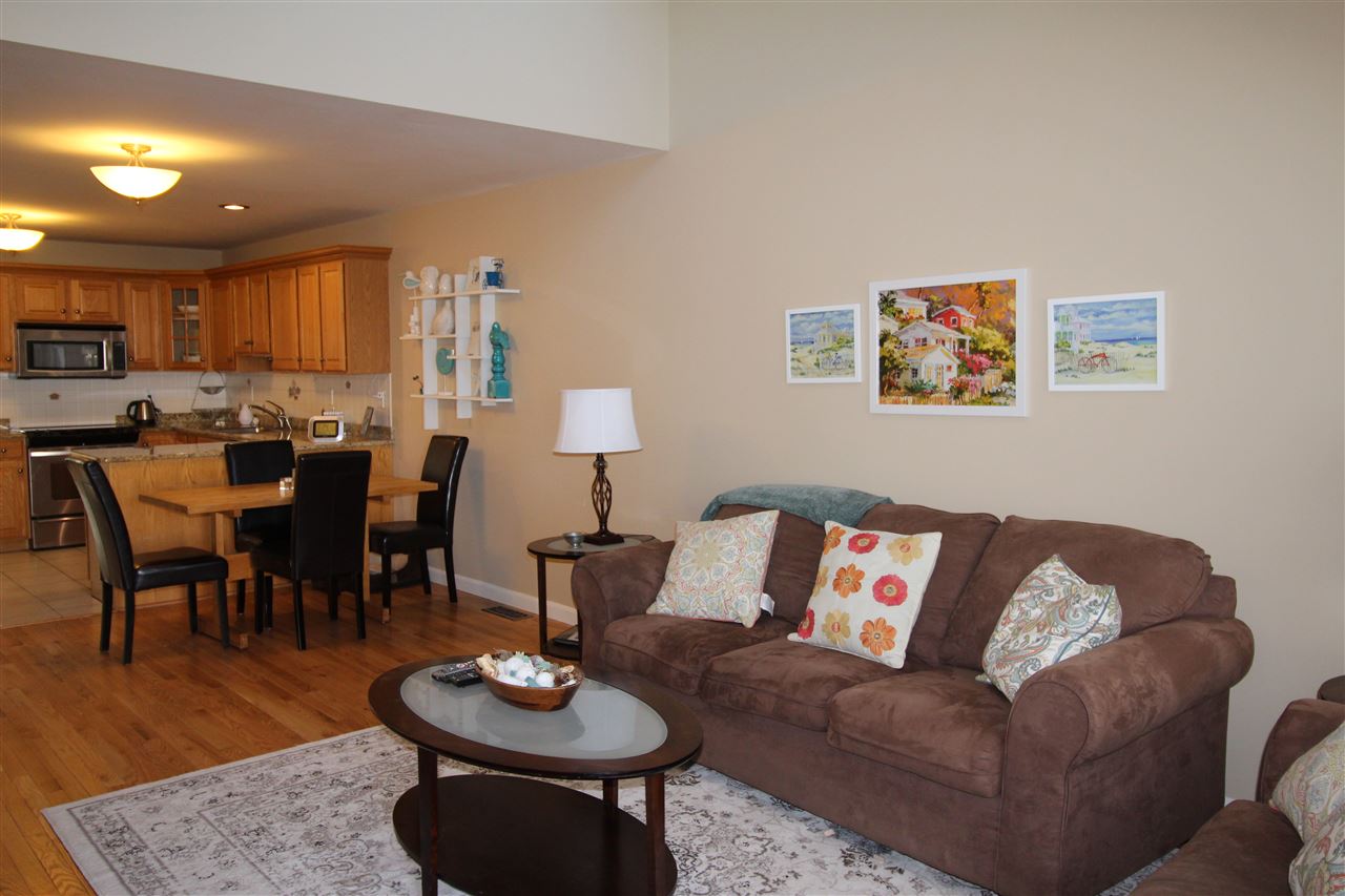 9 Pleasant Street, Unit 4 Windham, NH 03087 - Photo 8 of 25 Gallery Image 8