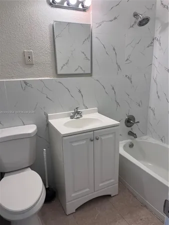 $1,850 | 109 Northwest 14th Way, Unit 2, Dania Beach, FL 33004