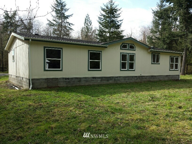 21922 Summers Road Centralia, WA 98531 - Photo 13 of 17 a view of a house with a yard