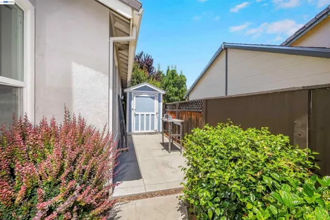 $874,000 | 321 Myrtle Lane, Oakley, CA 94561
