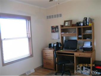 12912 Landolt Road Highland, IL 62249 - Photo 14 of 24