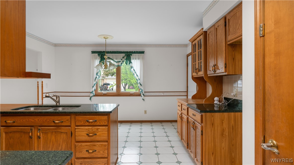 21 Eagle Terrace Lancaster, NY 14043 - Photo 4 of 43