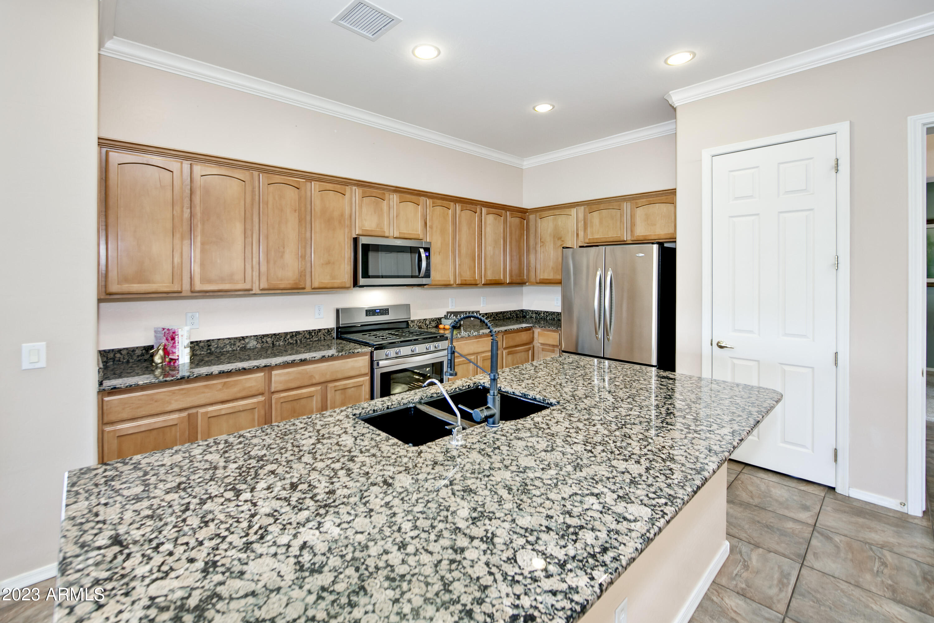 7450 East Beaver Valley Road Prescott Valley, AZ 86314 - Photo 12 of 34 Granite Kitchen