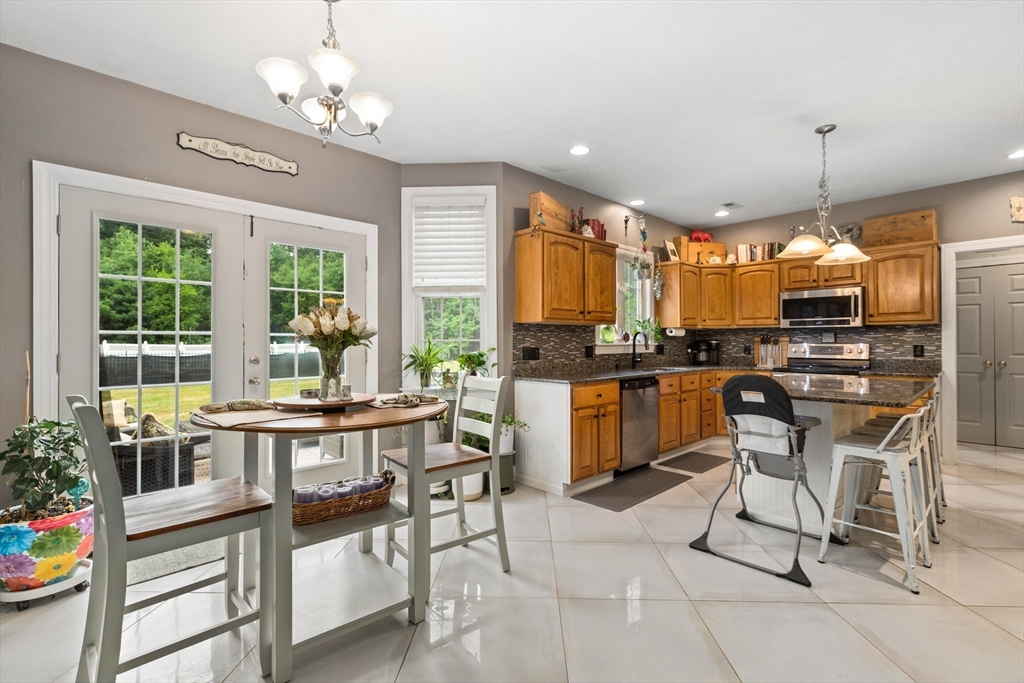 566 Mendon Road Sutton, MA 01590 - Photo 7 of 40