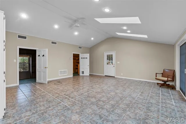 $335,000 | 1111 White Oak Place, Kennett, MO 63857