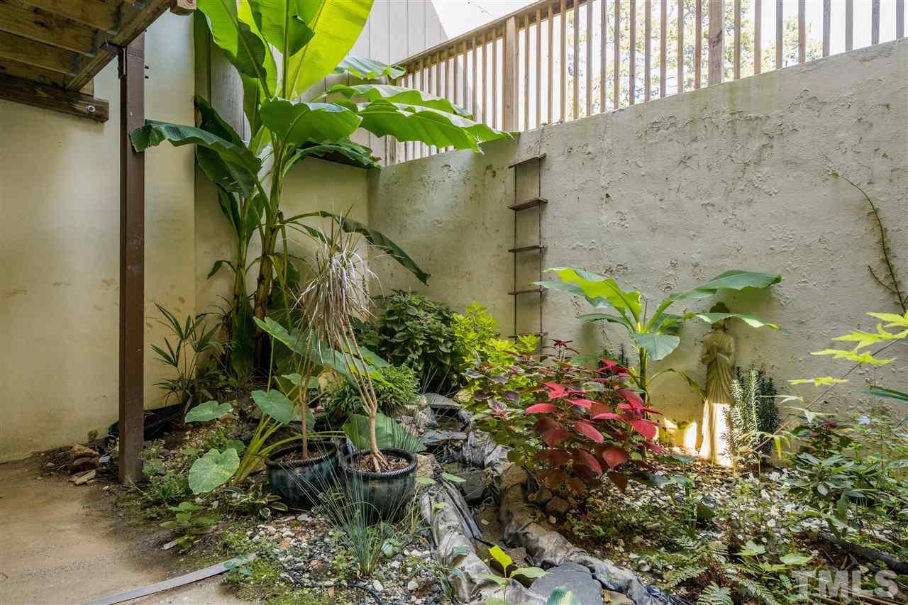 528 Pine Ridge Place, Unit N/A Raleigh, NC 27609 - Photo 3 of 25