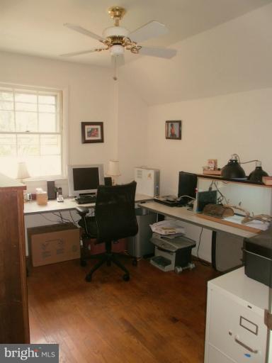 7810 Fort Hunt Road Alexandria, VA 22308 - Photo 11 of 11 Bedroom or Den