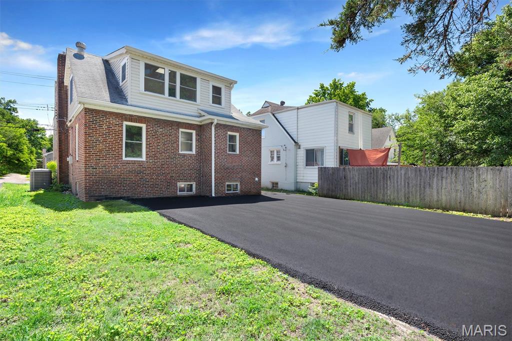 53 South Laclede Station Road St. Louis, MO 63119 - Photo 33 of 39