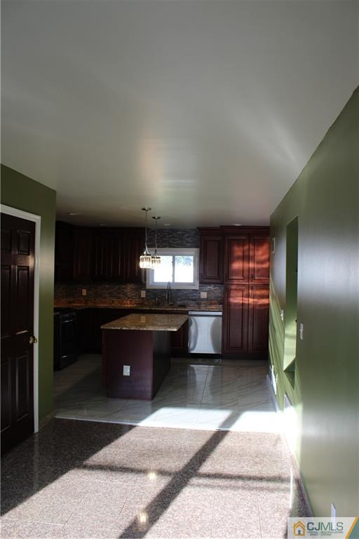 15 Kenmore Road Edison, NJ 08817 - Photo 27 of 35 a lobby with furniture and window
