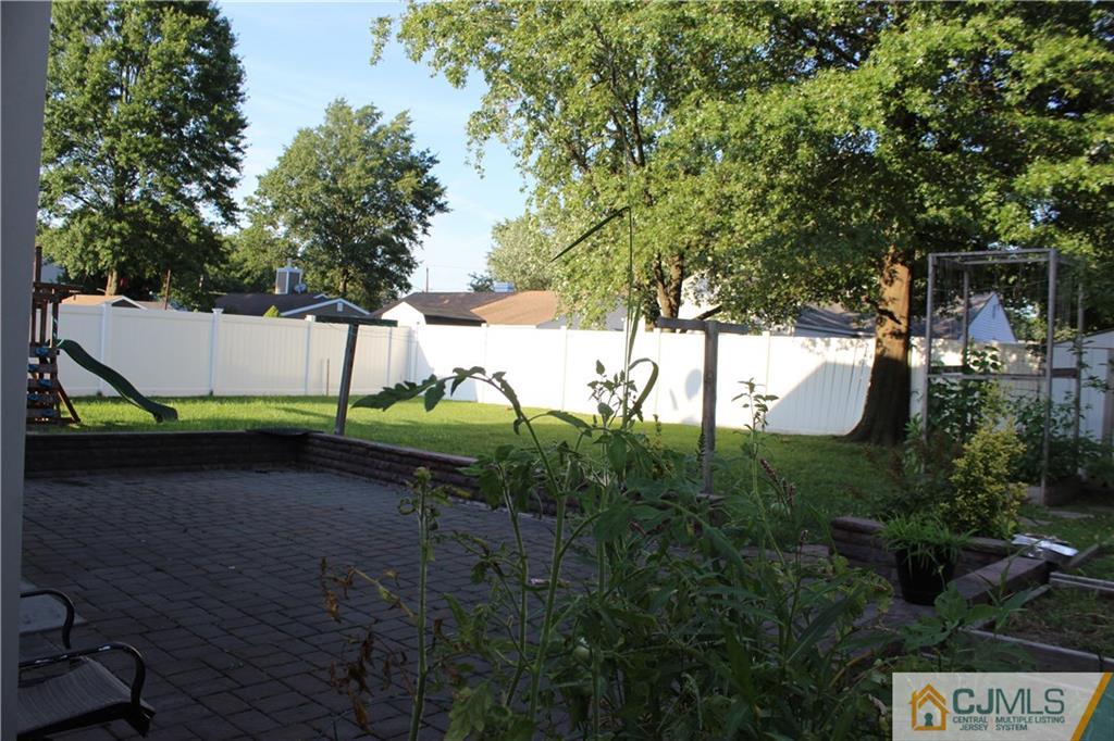 15 Kenmore Road Edison, NJ 08817 - Photo 31 of 35 a view of a street