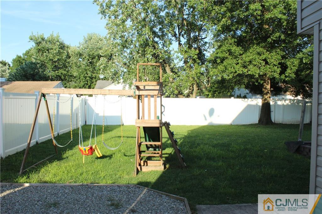 15 Kenmore Road Edison, NJ 08817 - Photo 33 of 35 a view of outdoor space and garden