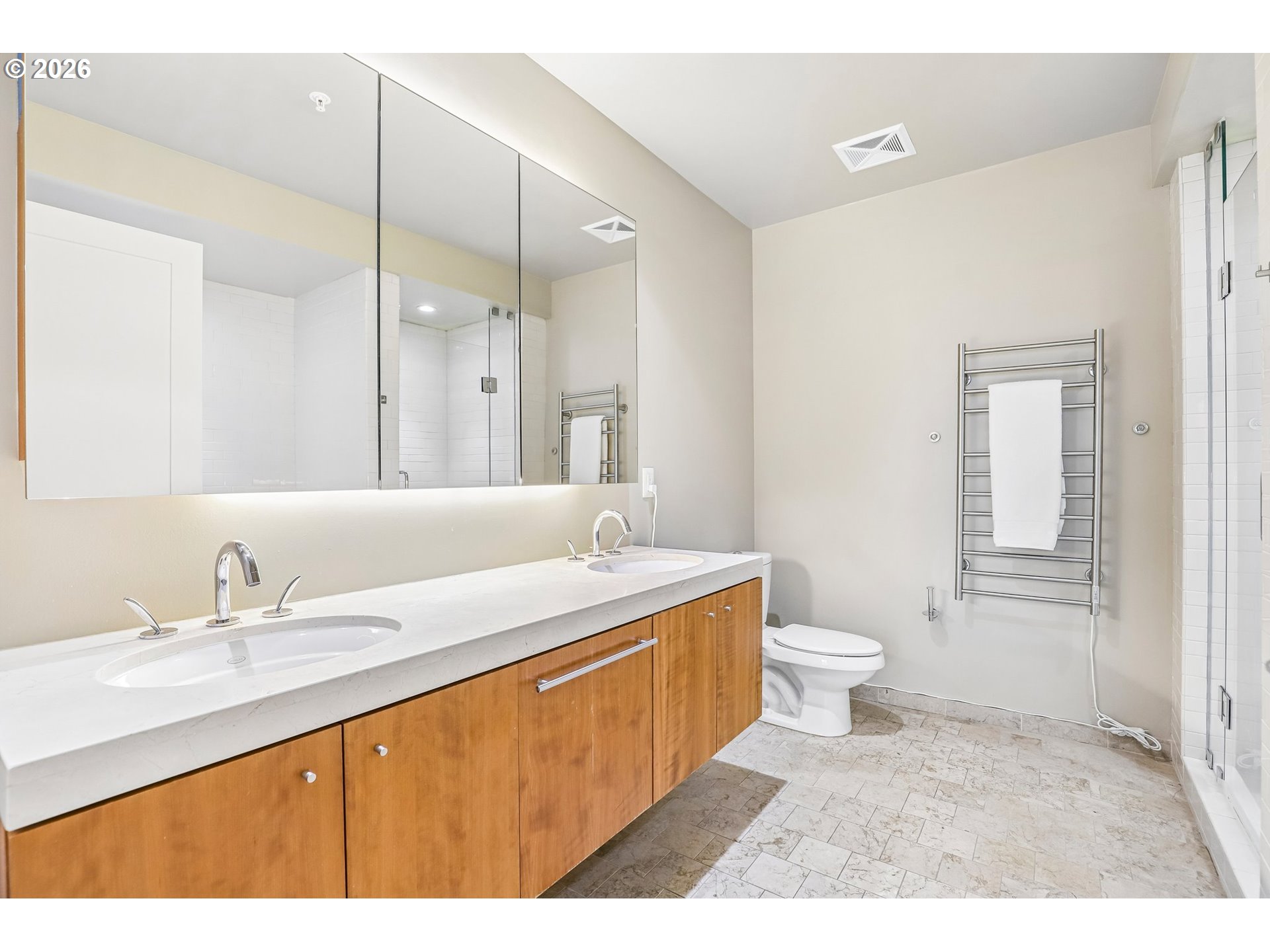 841 Southwest Gaines Street, Unit 335 Portland, OR 97239 - Photo 24 of 35