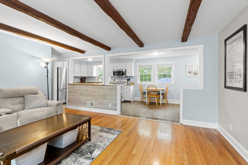 111 Locke Road Chelmsford, MA 01824 - Photo 5 of 28