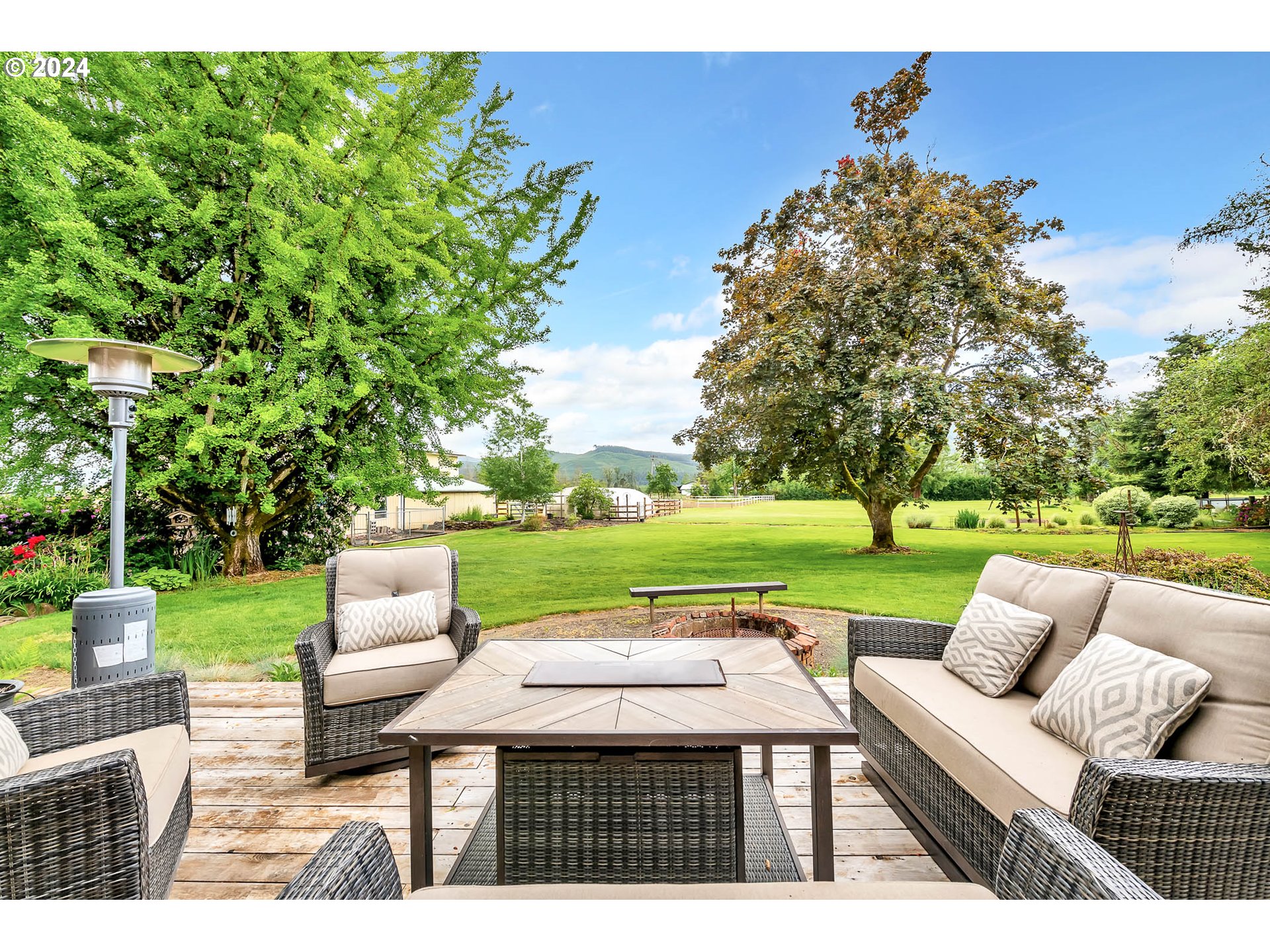 91281 Donna Road Springfield, OR 97478 - Photo 29 of 42 a view of yard with outdoor seating and green space
