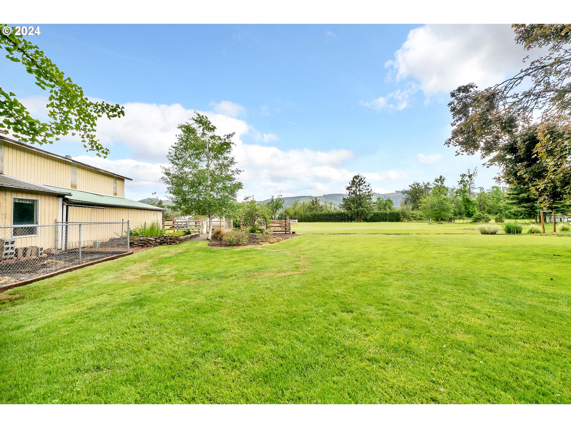 91281 Donna Road Springfield, OR 97478 - Photo 39 of 42 a view of a back yard