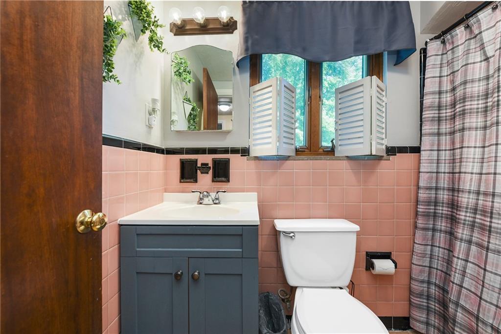 2411 Collins Road Pittsburgh, PA 15235 - Photo 22 of 23 Gallery Image 22