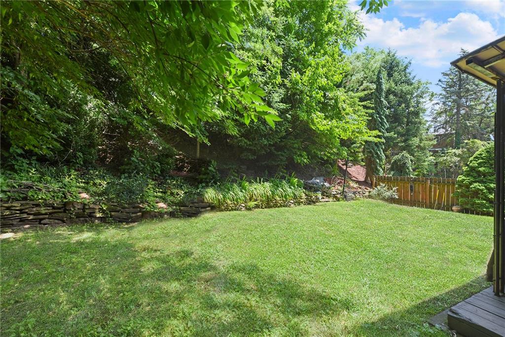 2411 Collins Road Pittsburgh, PA 15235 - Photo 5 of 23 Gallery Image 5