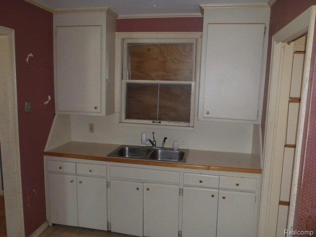 4137 Cadieux Road Detroit, MI 48224 - Photo 6 of 7 RON B_6-13-13 058.JPG