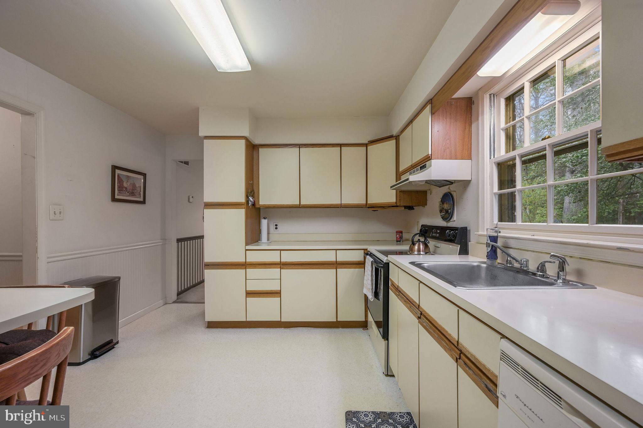 131 Merion Road Dover, DE 19904 - Photo 11 of 27 Neutral Cabinets
