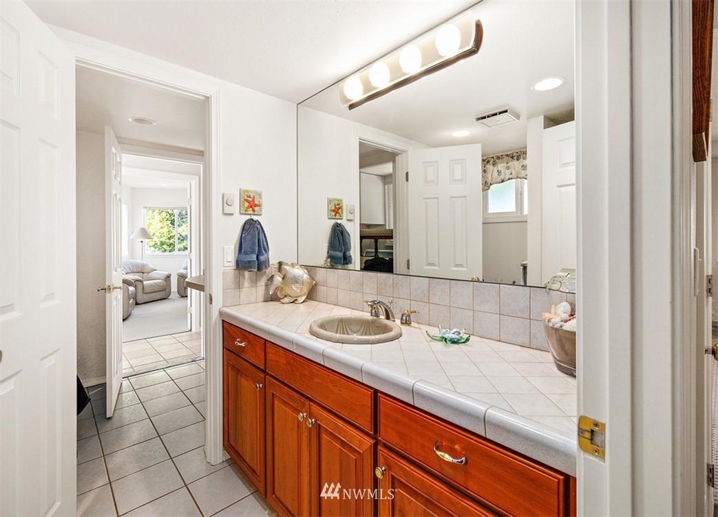 5550 East Grapeview Loop Road Allyn, WA 98524 - Photo 14 of 28 Gallery Image 14