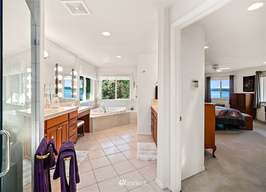 5550 East Grapeview Loop Road Allyn, WA 98524 - Photo 17 of 28 Gallery Image 17