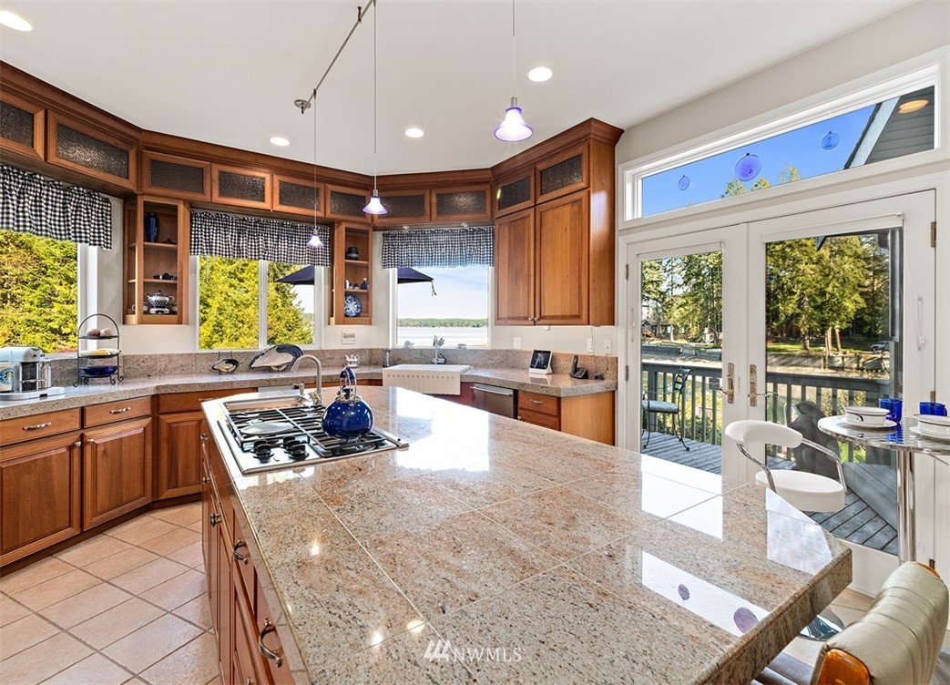 5550 East Grapeview Loop Road Allyn, WA 98524 - Photo 7 of 28 Gallery Image 7