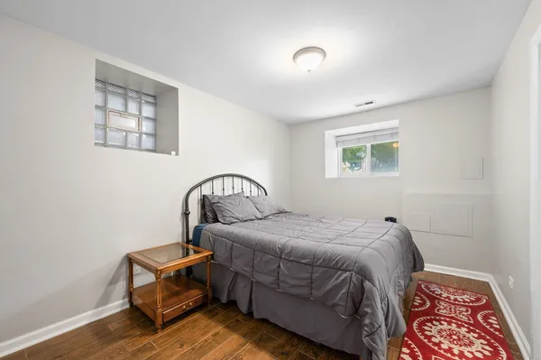 $3,800 | 2054 West Race Avenue, Unit 1, Chicago, IL 60612