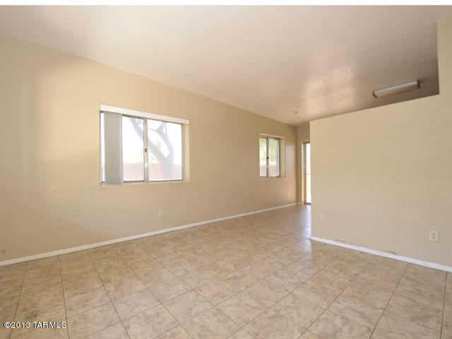 211 West Roger Road, Unit 13 Tucson, AZ 85705 - Photo 5 of 23