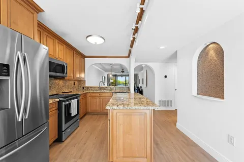 $499,000 | 1100 Southeast 5th Court, Unit 33, Pompano Beach, FL 33060