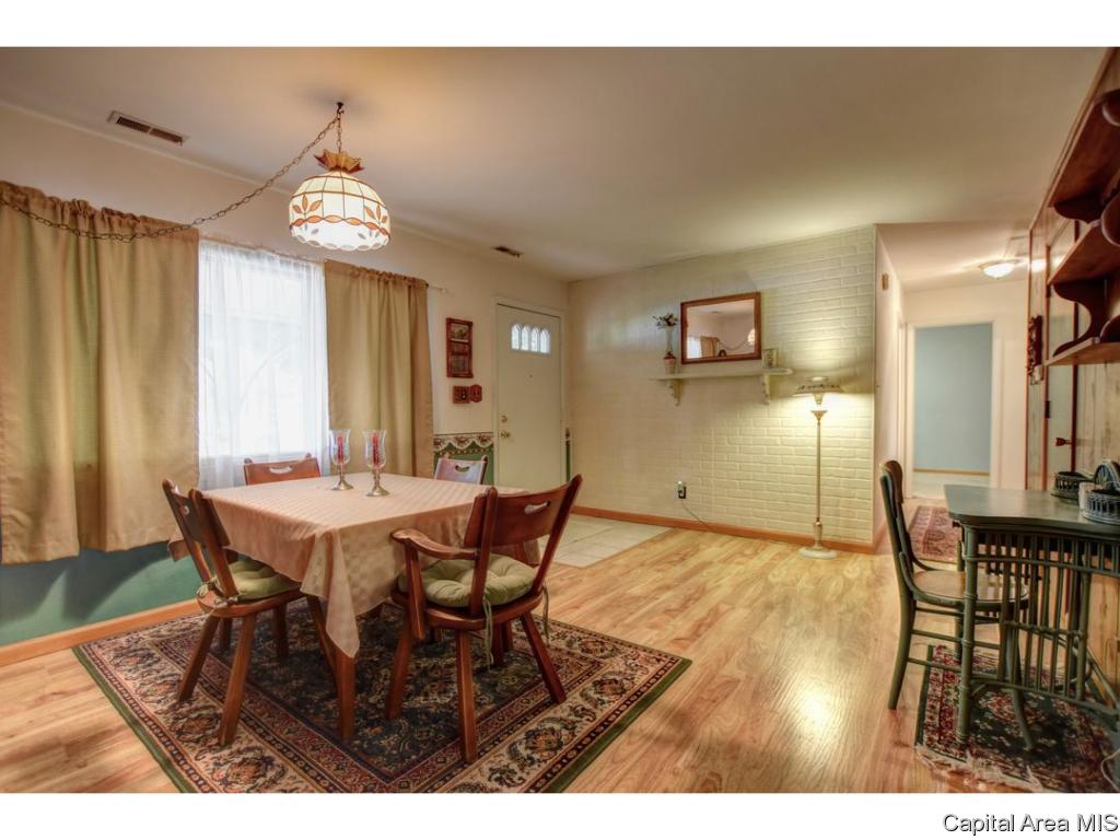 25 Ridge Court Springfield, IL 62703 - Photo 3 of 33
