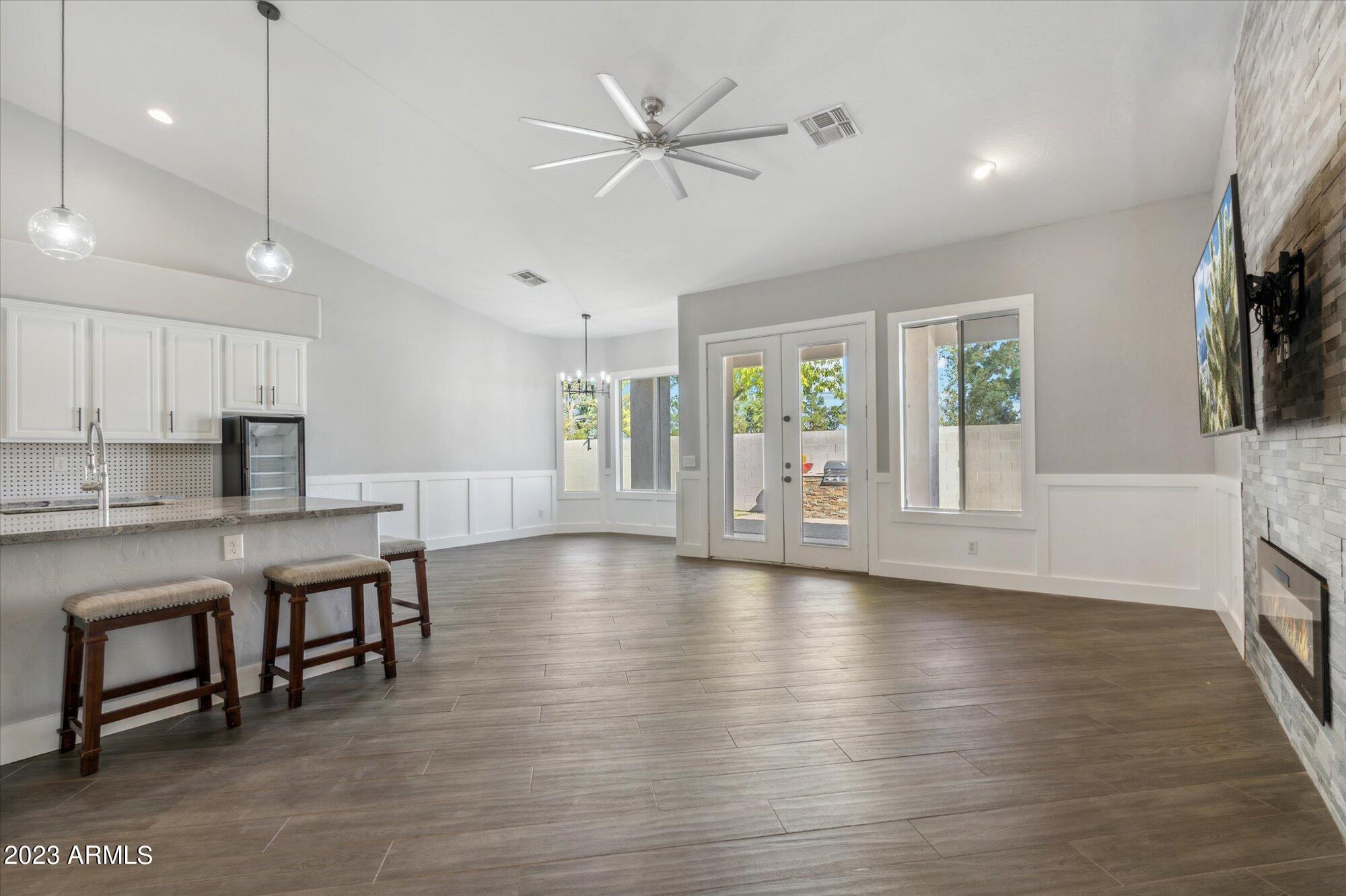 647 North Mayfair Mesa, AZ 85213 - Photo 6 of 58 08-DSC00899