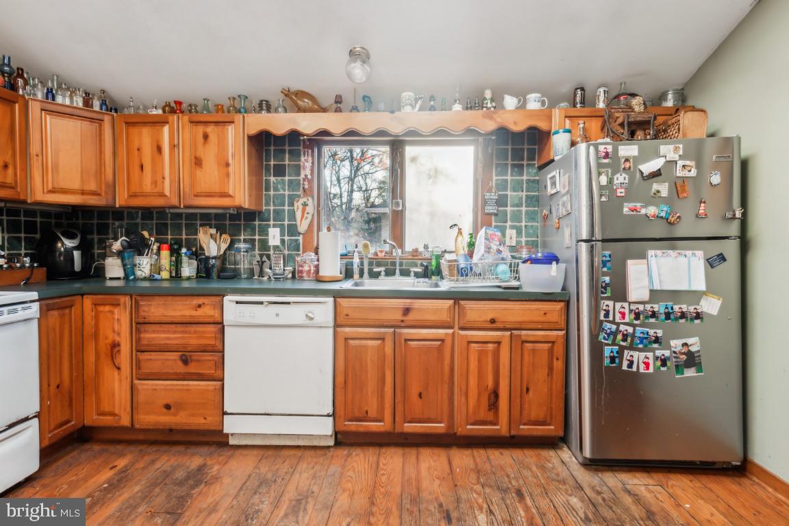 47 Lakeview Drive Tabernacle, NJ 08088 - Photo 12 of 25 Kitchen Lots of Cabinets