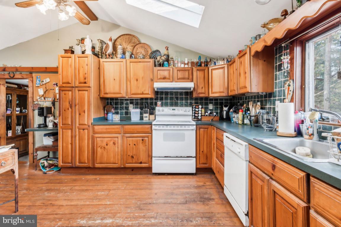 47 Lakeview Drive Tabernacle, NJ 08088 - Photo 13 of 25 Kitchen All Appliances Included