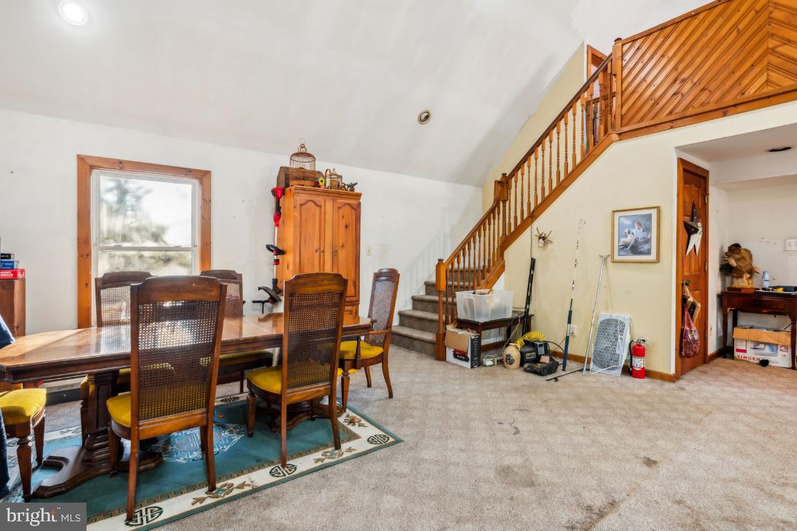 47 Lakeview Drive Tabernacle, NJ 08088 - Photo 6 of 25 Living Room With Cathedral Ceiling