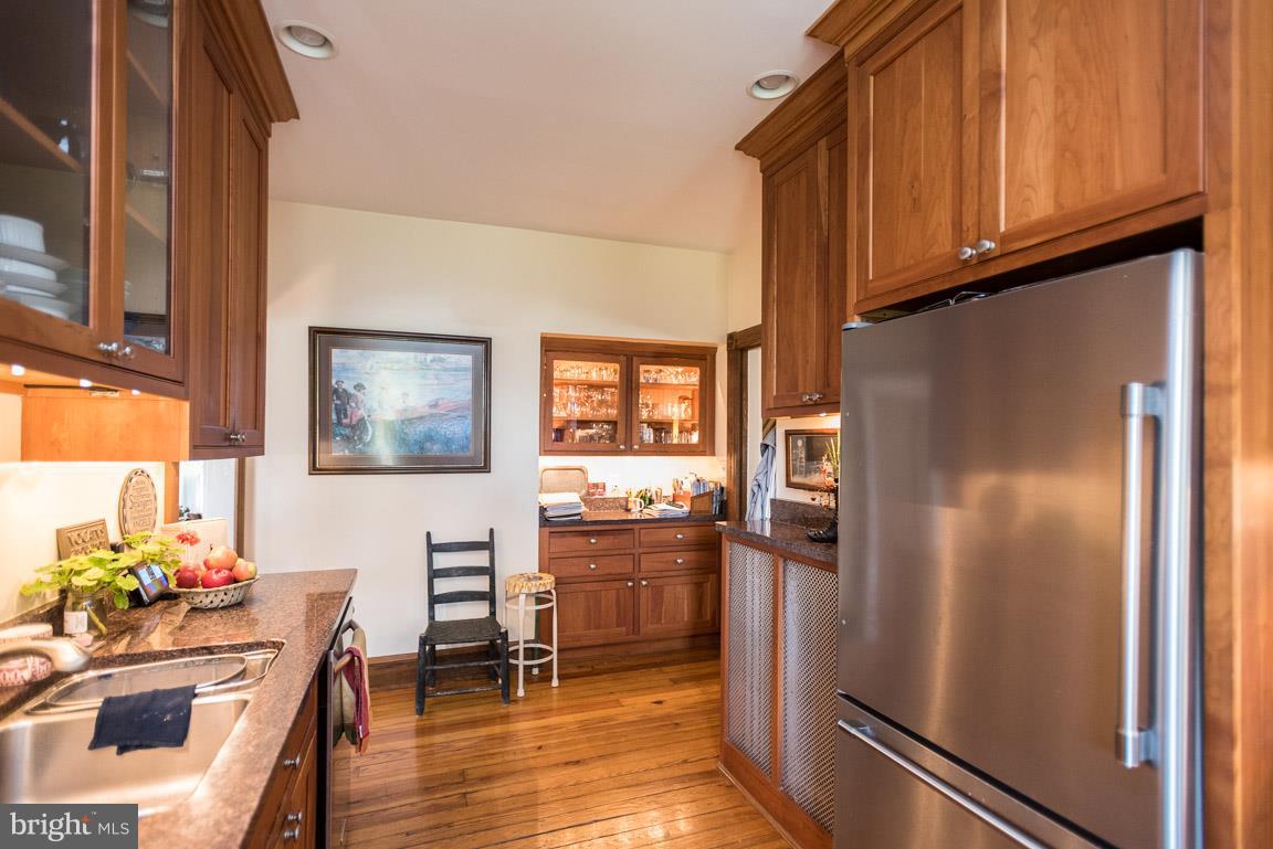 4314 Beckleysville Road Hampstead, MD 21074 - Photo 29 of 48 Granite counter-tops and gleaming floors.