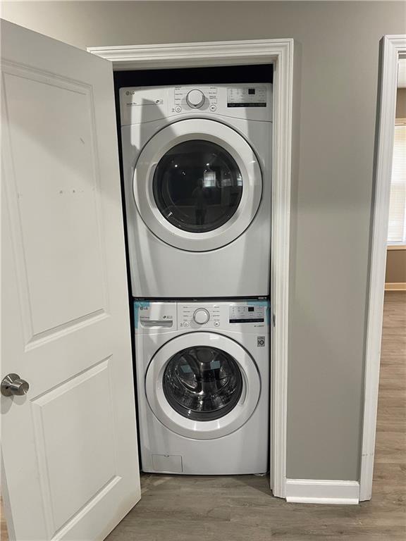 1155 Lucile Avenue Southwest, Unit 1 Atlanta, GA 30310 - Photo 5 of 10 a utility room with dryer and washer