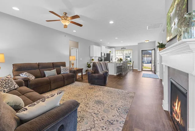 $265,000 | 208 Stellar Way, Huntingburg, IN 47542