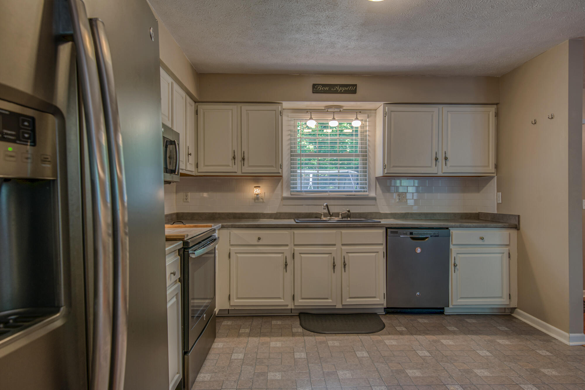 1204 Ambleside Road Kingsport, TN 37660 - Photo 11 of 31 161_1413_14
