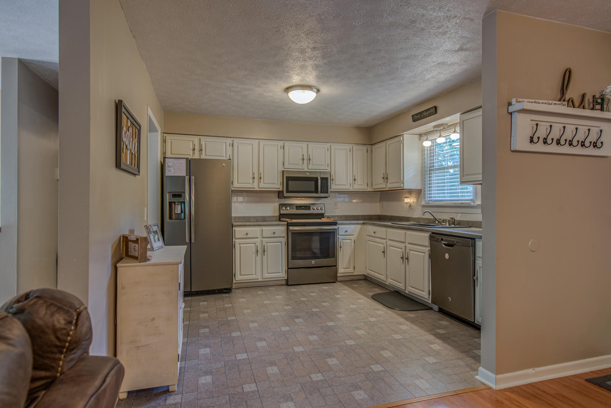 1204 Ambleside Road Kingsport, TN 37660 - Photo 8 of 31 161_1399_11