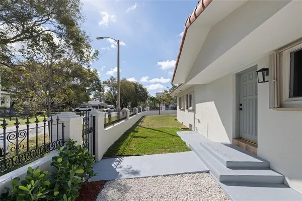 $969,000 | 5251 Southwest 6th Street, Miami, FL 33134