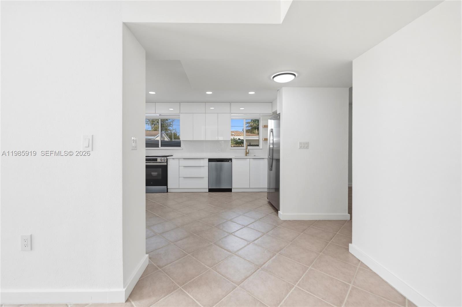 5251 Southwest 6th Street Miami, FL 33134 - Photo 15 of 39