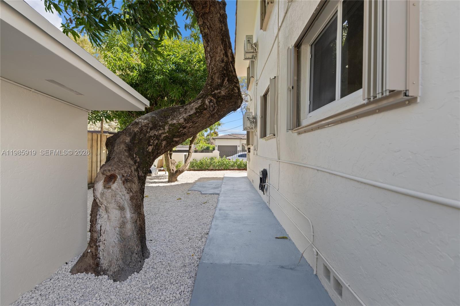 5251 Southwest 6th Street Miami, FL 33134 - Photo 33 of 39