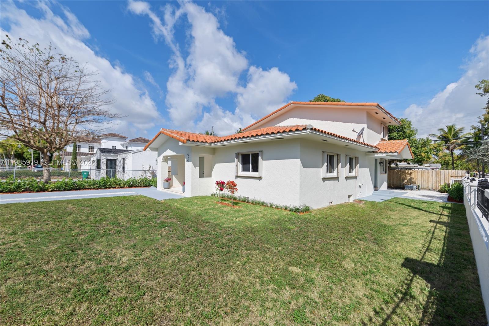 5251 Southwest 6th Street Miami, FL 33134 - Photo 8 of 39